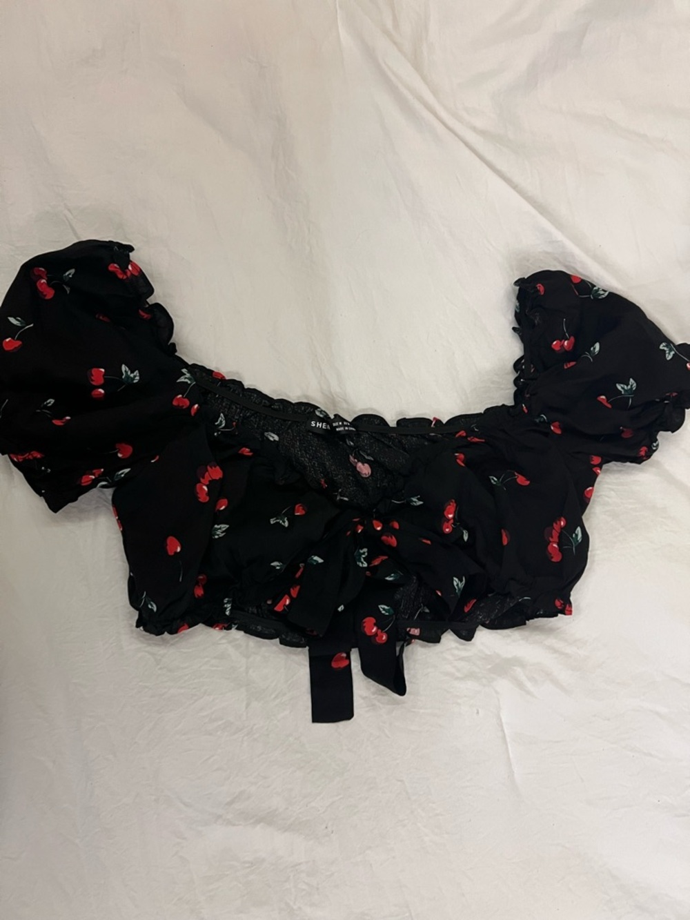 SHEIN Black Cherry Tie-Front Puff Sleeve Crop Top